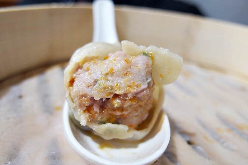 皇宸饌小籠湯包｜台中湯包推薦 滿滿湯汁的蟹黃小籠湯包 整隻鮮蝦蒸餃 還有新品蘆玉湯包 北平路美食 - 蘋果話日常