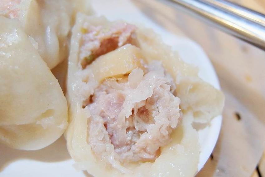 皇宸饌小籠湯包｜台中湯包推薦 滿滿湯汁的蟹黃小籠湯包 整隻鮮蝦蒸餃 還有新品蘆玉湯包 北平路美食 - 蘋果話日常