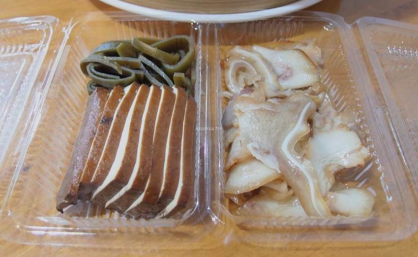 皇宸饌小籠湯包｜台中湯包推薦 滿滿湯汁的蟹黃小籠湯包 整隻鮮蝦蒸餃 還有新品蘆玉湯包 北平路美食 - 蘋果話日常