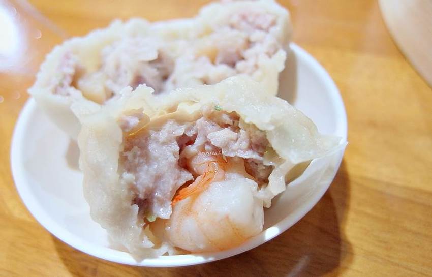 皇宸饌小籠湯包｜台中湯包推薦 滿滿湯汁的蟹黃小籠湯包 整隻鮮蝦蒸餃 還有新品蘆玉湯包 北平路美食 - 蘋果話日常