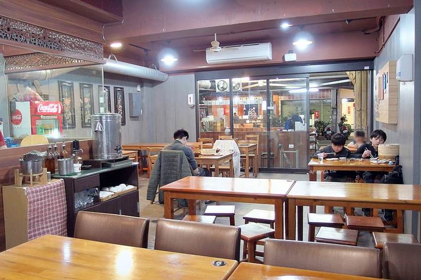 皇宸饌小籠湯包｜台中湯包推薦 滿滿湯汁的蟹黃小籠湯包 整隻鮮蝦蒸餃 還有新品蘆玉湯包 北平路美食 - 蘋果話日常