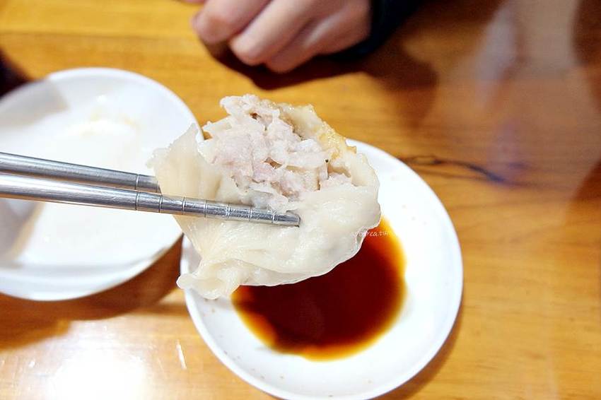 皇宸饌小籠湯包｜台中湯包推薦 滿滿湯汁的蟹黃小籠湯包 整隻鮮蝦蒸餃 還有新品蘆玉湯包 北平路美食 - 蘋果話日常