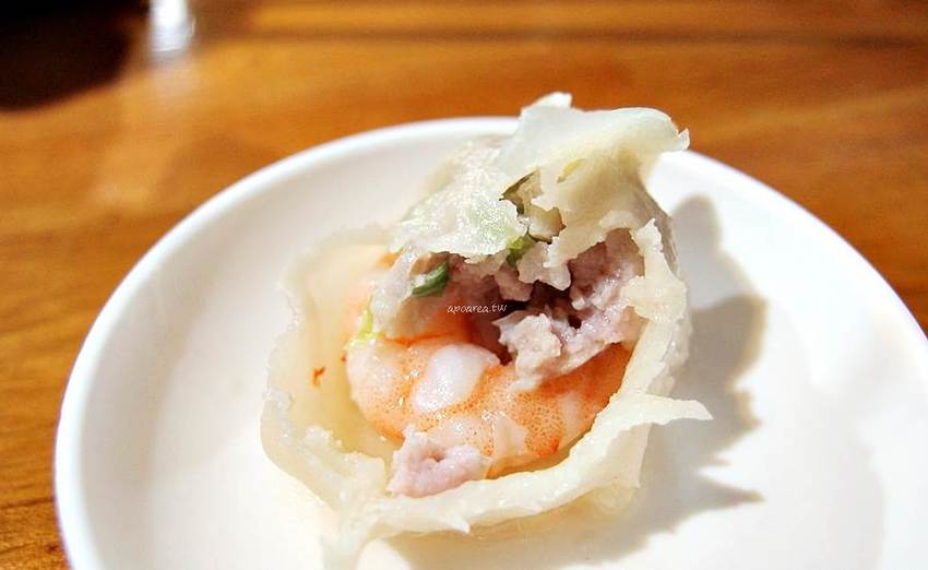 皇宸饌小籠湯包｜台中湯包推薦 滿滿湯汁的蟹黃小籠湯包 整隻鮮蝦蒸餃 還有新品蘆玉湯包 北平路美食 - 蘋果話日常