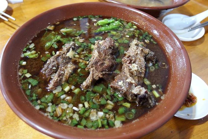 皇宸饌小籠湯包｜台中湯包推薦 滿滿湯汁的蟹黃小籠湯包 整隻鮮蝦蒸餃 還有新品蘆玉湯包 北平路美食 - 蘋果話日常