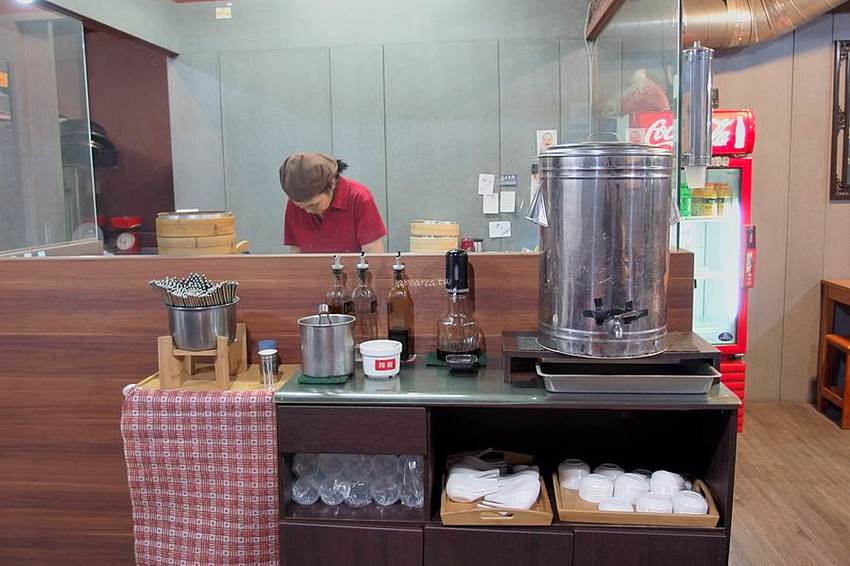 皇宸饌小籠湯包｜台中湯包推薦 滿滿湯汁的蟹黃小籠湯包 整隻鮮蝦蒸餃 還有新品蘆玉湯包 北平路美食 - 蘋果話日常