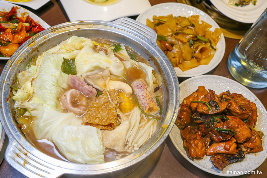 台南安平餐廳｜另類火鍋吃法!!『老廣粵-花雕雞創意坊』不用飛廣東也能吃的到正宗花雕雞一鍋三吃