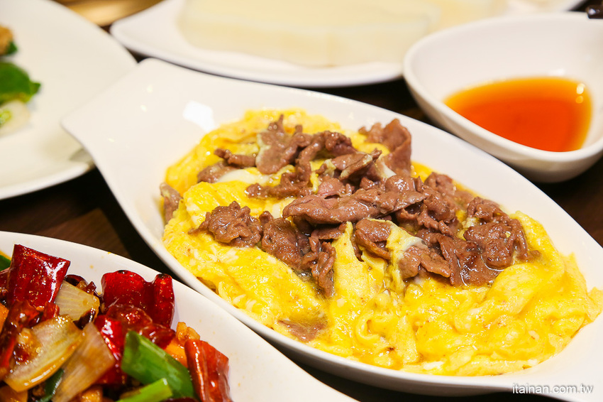 台南安平餐廳｜另類火鍋吃法!!『老廣粵-花雕雞創意坊』不用飛廣東也能吃的到正宗花雕雞一鍋三吃