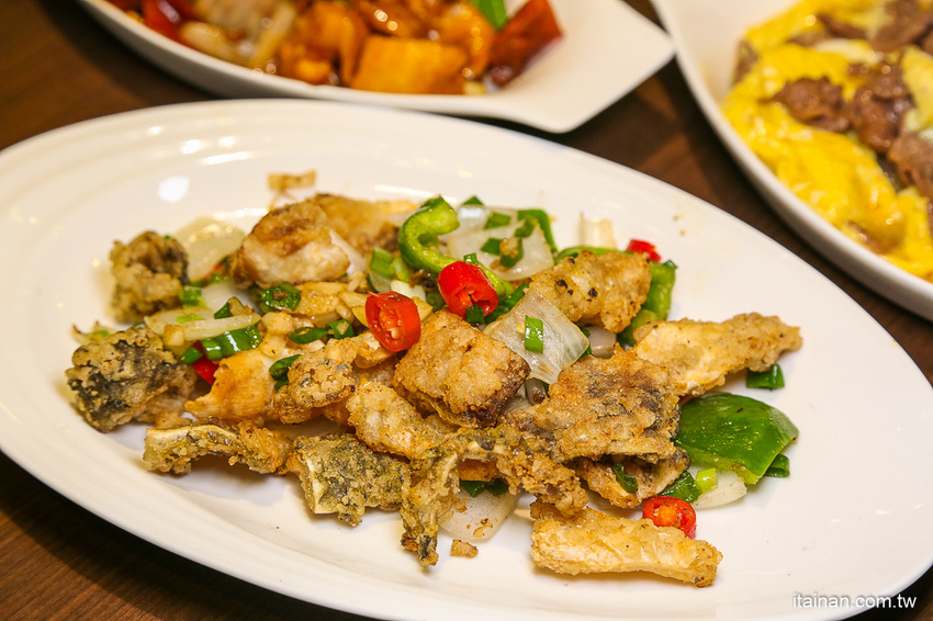 台南安平餐廳｜另類火鍋吃法!!『老廣粵-花雕雞創意坊』不用飛廣東也能吃的到正宗花雕雞一鍋三吃