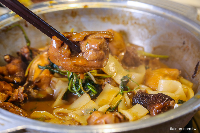 台南安平餐廳｜另類火鍋吃法!!『老廣粵-花雕雞創意坊』不用飛廣東也能吃的到正宗花雕雞一鍋三吃