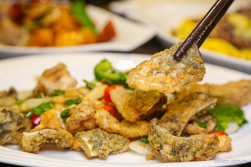 台南安平餐廳｜另類火鍋吃法!!『老廣粵-花雕雞創意坊』不用飛廣東也能吃的到正宗花雕雞一鍋三吃