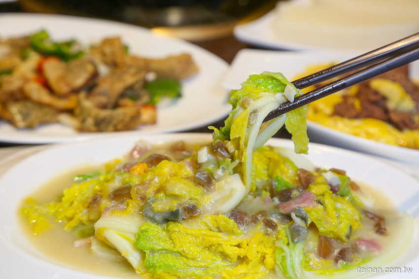 台南安平餐廳｜另類火鍋吃法!!『老廣粵-花雕雞創意坊』不用飛廣東也能吃的到正宗花雕雞一鍋三吃