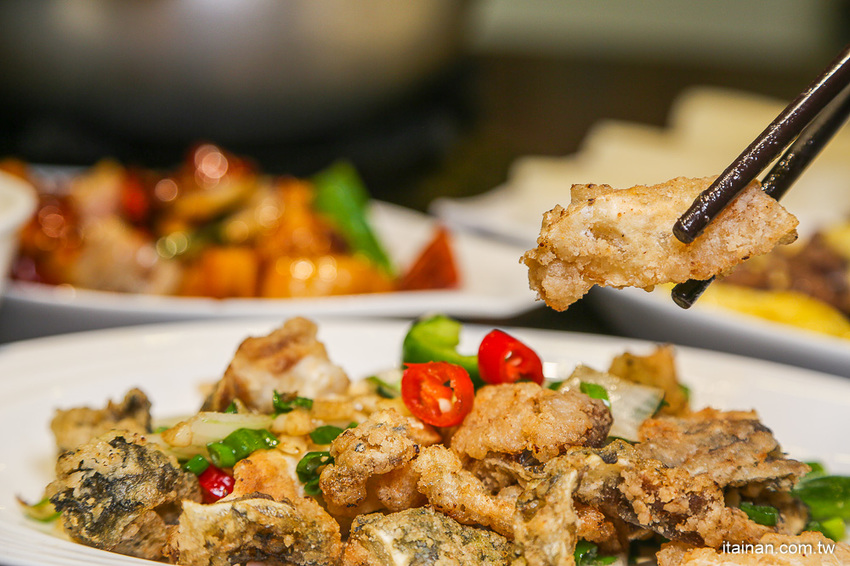 台南安平餐廳｜另類火鍋吃法!!『老廣粵-花雕雞創意坊』不用飛廣東也能吃的到正宗花雕雞一鍋三吃