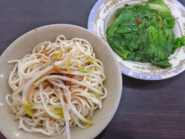 【三重美食】滷夫の滷肉飯烏醋麵-低調又美味的美食小吃店