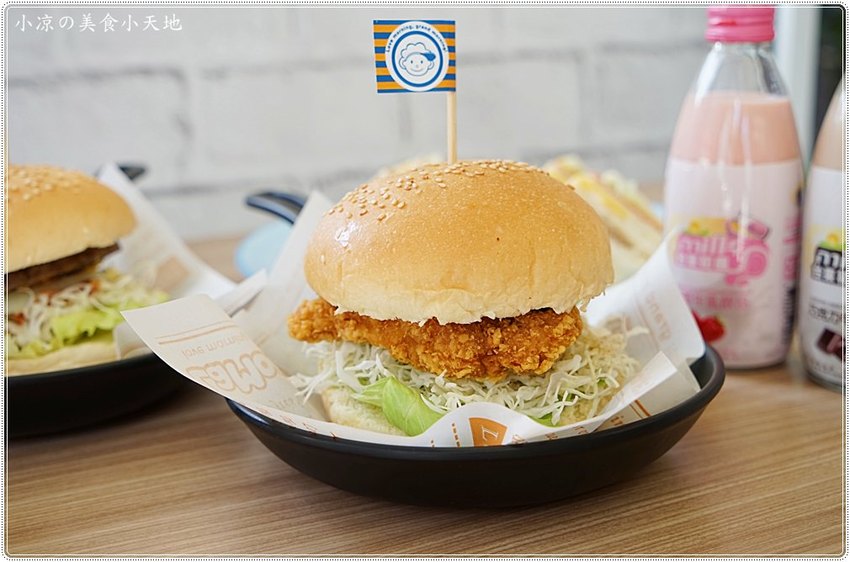 晨間廚房西式早午餐║南部人氣早餐進駐中部,藍白相間地中海風,質感手作料理,價格平實的早午餐任你選~ - 小凉的美食小天地