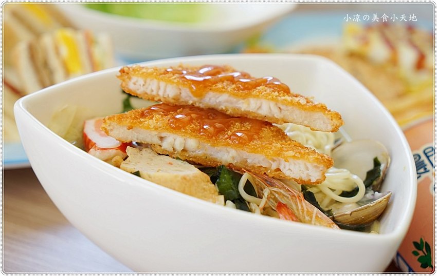 晨間廚房西式早午餐║南部人氣早餐進駐中部,藍白相間地中海風,質感手作料理,價格平實的早午餐任你選~ - 小凉的美食小天地