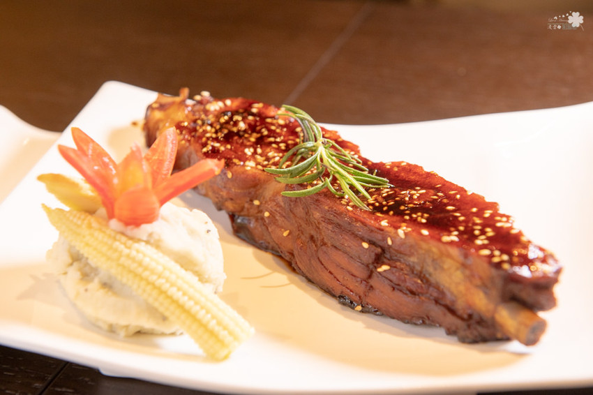 台北美食推薦》閑閑餐酒館 - 松山高質感餐酒館 美味微醺氣氛佳 - 時空幻境 凌雲江海清