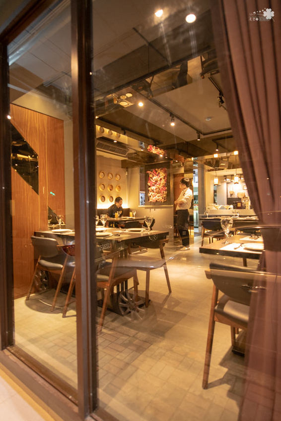 台北美食推薦》閑閑餐酒館 - 松山高質感餐酒館 美味微醺氣氛佳 - 時空幻境 凌雲江海清