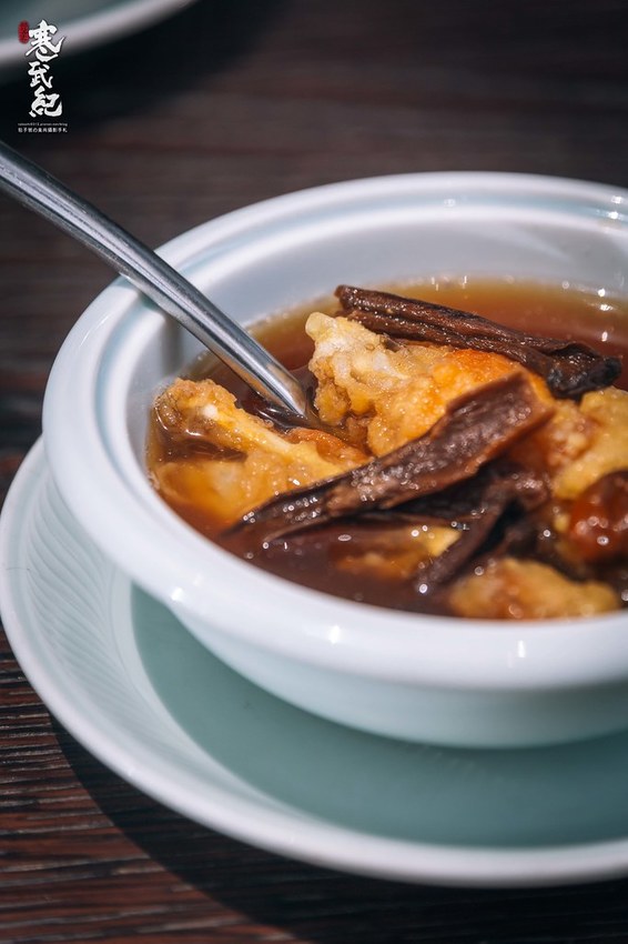 【中肯‧食記】二訪！閑閑餐酒館．捷運南京三民站｜飯店主廚創意Fusion料理．空間浪漫環境絕美．松山推薦餐酒館！