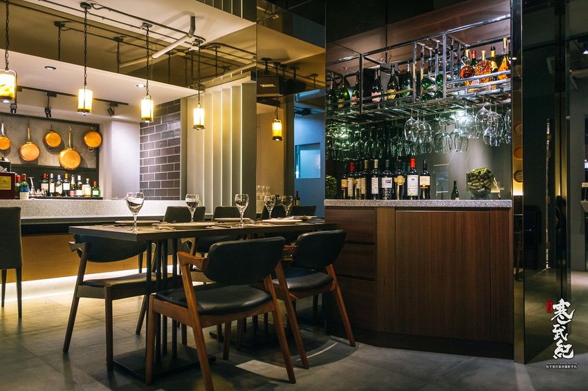 【中肯‧食記】二訪！閑閑餐酒館．捷運南京三民站｜飯店主廚創意Fusion料理．空間浪漫環境絕美．松山推薦餐酒館！