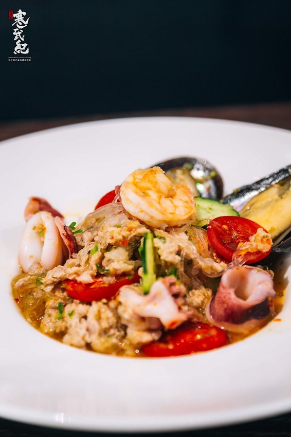 【中肯‧食記】二訪！閑閑餐酒館．捷運南京三民站｜飯店主廚創意Fusion料理．空間浪漫環境絕美．松山推薦餐酒館！