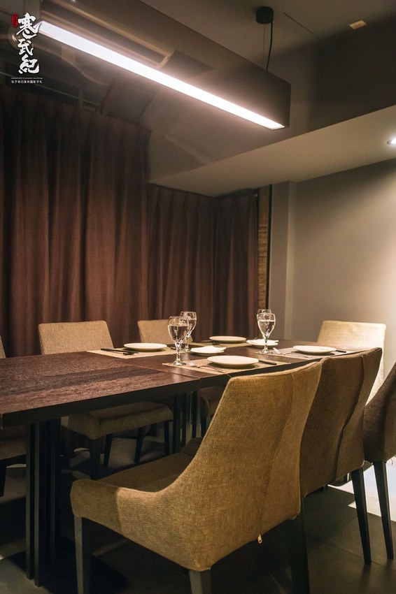 【中肯‧食記】二訪！閑閑餐酒館．捷運南京三民站｜飯店主廚創意Fusion料理．空間浪漫環境絕美．松山推薦餐酒館！