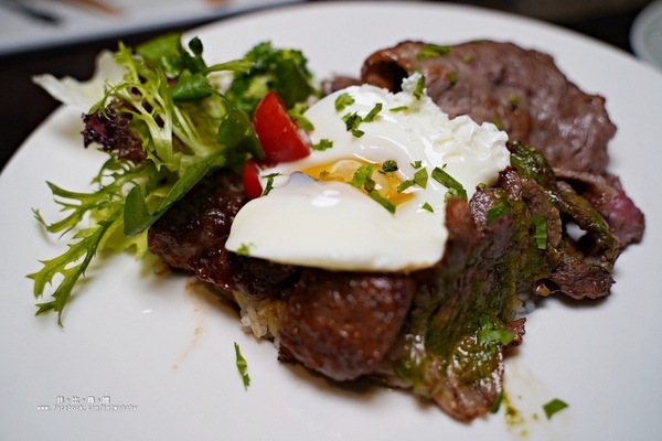 閑閑餐酒館：【台北松山美食】閑閑餐酒館 融合中西餐的烹調精髓 拼出創意新滋味 高質感松山餐酒館推薦 捷運南京三民站