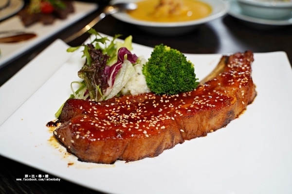 閑閑餐酒館：【台北松山美食】閑閑餐酒館 融合中西餐的烹調精髓 拼出創意新滋味 高質感松山餐酒館推薦 捷運南京三民站