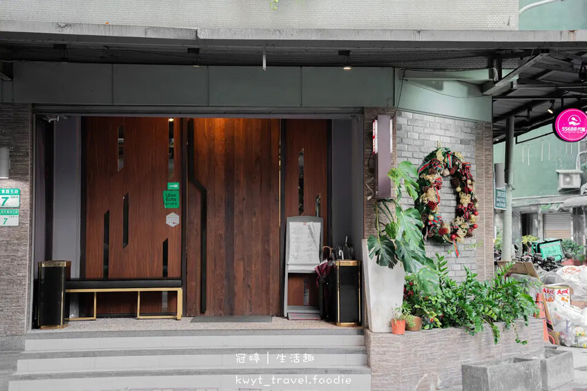 台北松山區餐酒館推薦_閑閑粵酒館，活體海鮮廣東菜，KTV包廂
