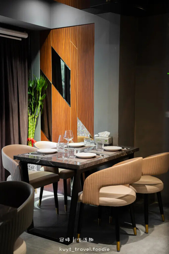 台北松山區餐酒館推薦_閑閑粵酒館，活體海鮮廣東菜，KTV包廂