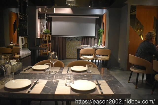 台北餐酒館推薦｜閑閑餐酒館 活體海鮮 粵式料理 私廚鐵板燒 慶生、小型聚會、包場、約會、閨蜜聚餐、春酒、尾牙 -  就是這樣。吃喝玩樂。愛漂亮部落格 - FashionGuide 華人時尚專業評鑑