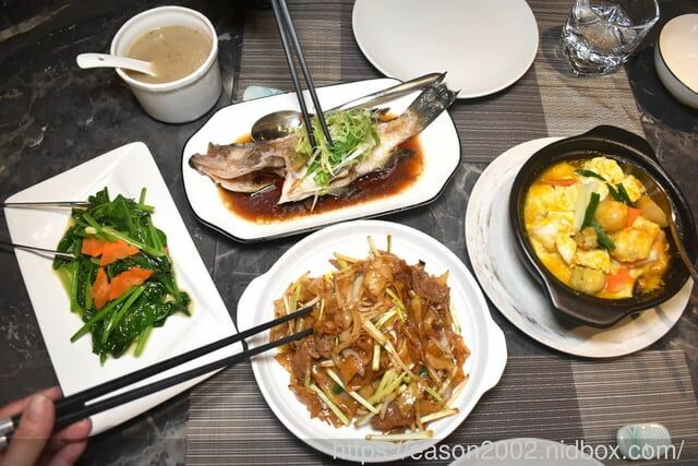 台北餐酒館推薦｜閑閑餐酒館 活體海鮮 粵式料理 私廚鐵板燒 慶生、小型聚會、包場、約會、閨蜜聚餐、春酒、尾牙 -  就是這樣。吃喝玩樂。愛漂亮部落格 - FashionGuide 華人時尚專業評鑑