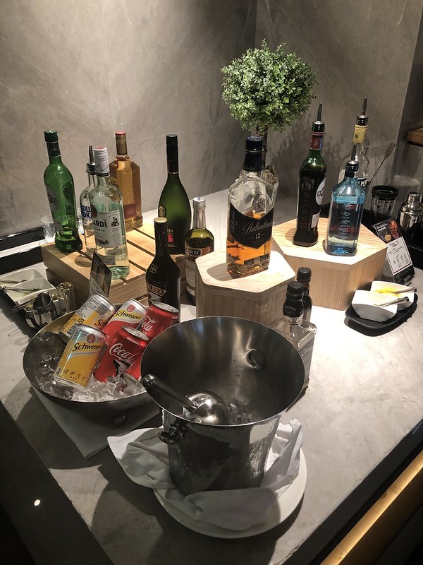 21BD5252-F5A7-4606-9E90-85489F0CCA0C