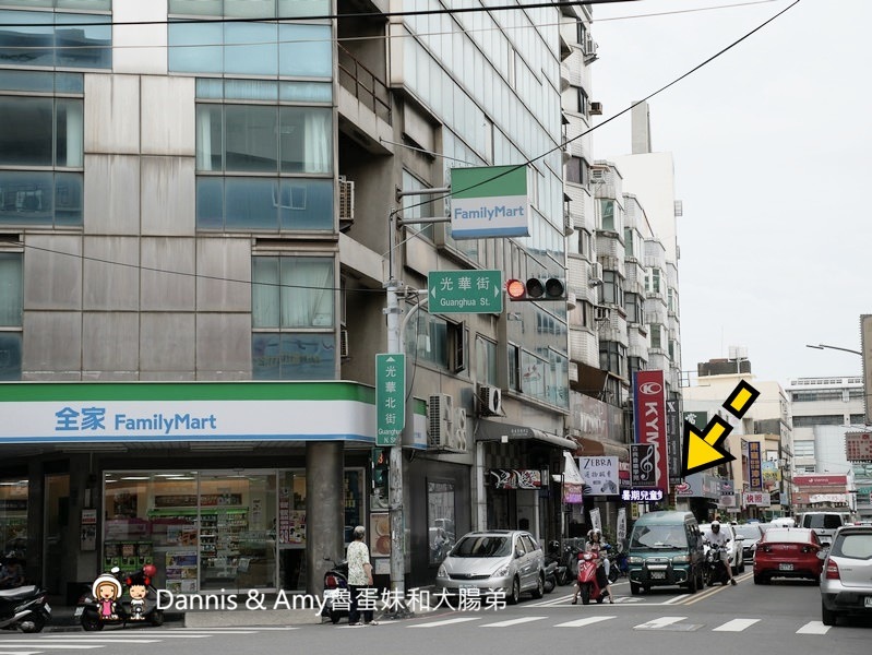 《新竹光華迷宮內的平價牛排》Beef Bomb 牛排(BB牛排)。厚片沙朗牛排雪花牛排。附酥皮濃湯。飲料冰淇淋無限享用。免費加飯加麵︱(影片)