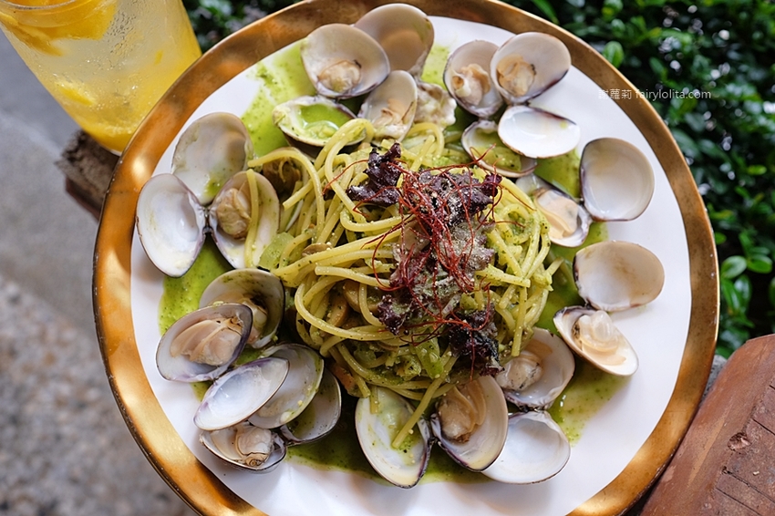 村口微光。台中逢甲義大利麵推薦 每日超限量！全台獨創「芒果義大利」， 期間限定、錯過等明年！ @蹦啾♥謝蘿莉 La vie heureuse