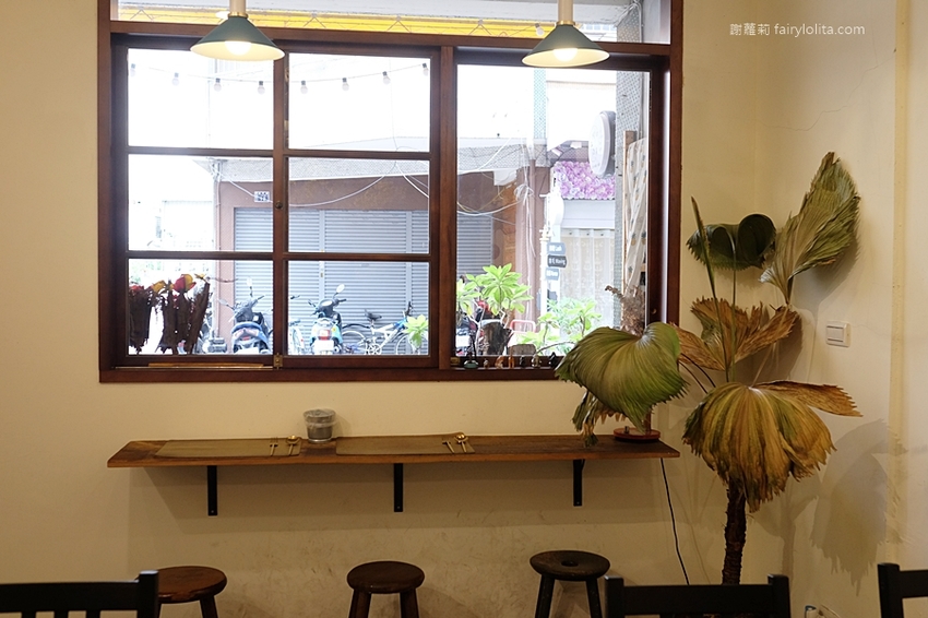 村口微光。台中逢甲義大利麵推薦 每日超限量！全台獨創「芒果義大利」， 期間限定、錯過等明年！ @蹦啾♥謝蘿莉 La vie heureuse