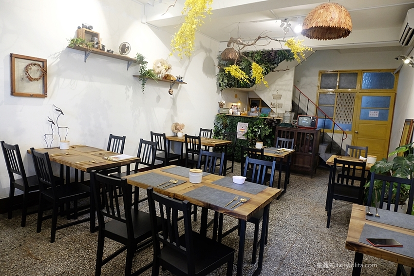 村口微光。台中逢甲義大利麵推薦 每日超限量！全台獨創「芒果義大利」， 期間限定、錯過等明年！ @蹦啾♥謝蘿莉 La vie heureuse