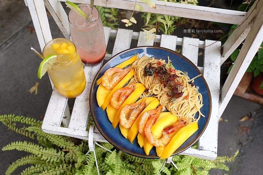 村口微光。台中逢甲義大利麵推薦 每日超限量！全台獨創「芒果義大利」， 期間限定、錯過等明年！ @蹦啾♥謝蘿莉 La vie heureuse