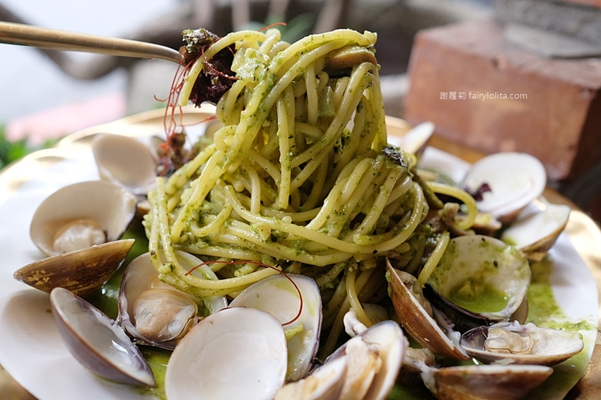 村口微光。台中逢甲義大利麵推薦 每日超限量！全台獨創「芒果義大利」， 期間限定、錯過等明年！ @蹦啾♥謝蘿莉 La vie heureuse