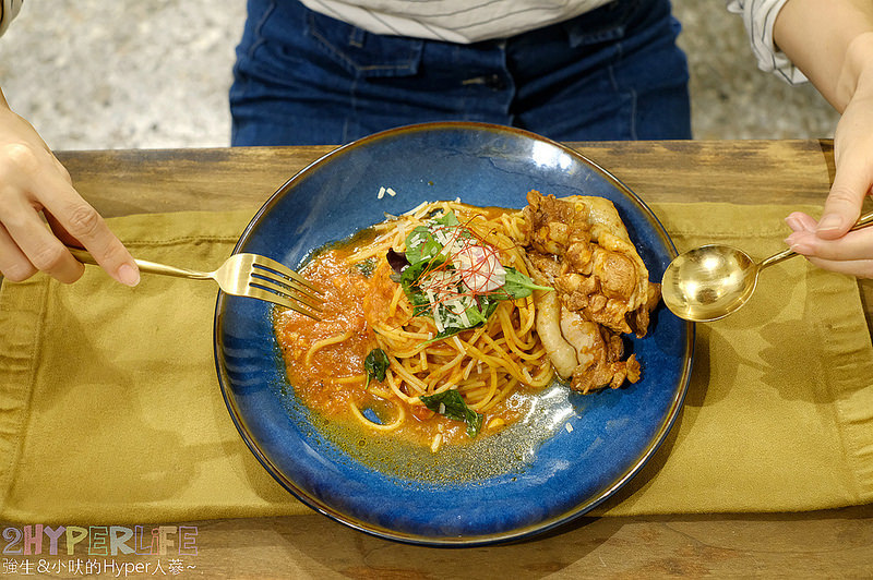 台中 燉飯,台中 義大利麵,台中文青風餐廳,台中美食,台中義大利麵,台中義式,文青老宅餐廳,村口微光,逢甲商圈美食,逢甲燉飯,逢甲美食,逢甲義大利麵,逢甲義式 @強生與小吠的Hyper人蔘~