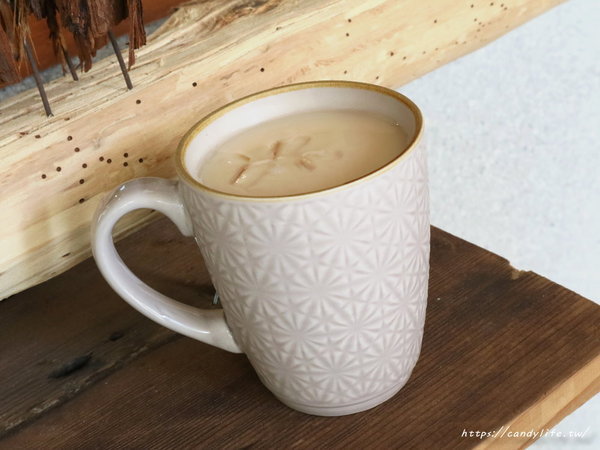 村口微光:台中美食│村口微光〃逢甲巷弄裡的創意義大利麵,好吃又好拍!