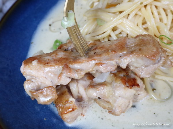 村口微光:台中美食│村口微光〃逢甲巷弄裡的創意義大利麵,好吃又好拍!