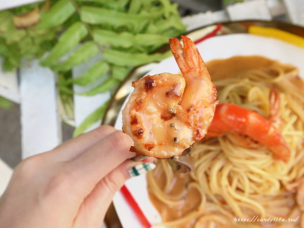 村口微光:台中美食│村口微光〃逢甲巷弄裡的創意義大利麵,好吃又好拍!