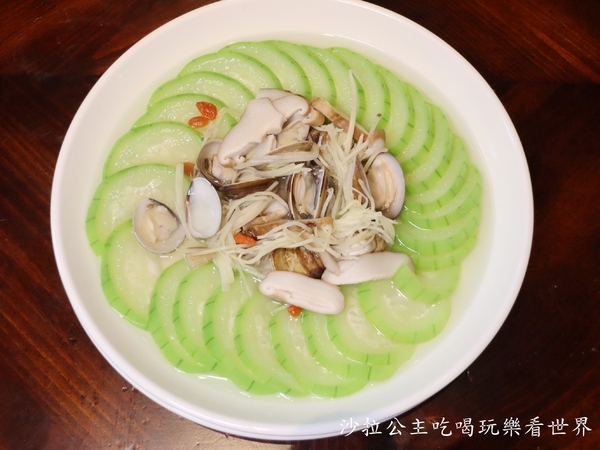 紅皇后 川酒 · Red Queen Bistro：台北大安美食『紅皇后 川酒 · Red Queen Bistro』川味餐酒館/包廂/宵夜/川菜/中式料理/捷運信義安和站