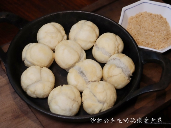 紅皇后 川酒 · Red Queen Bistro：台北大安美食『紅皇后 川酒 · Red Queen Bistro』川味餐酒館/包廂/宵夜/川菜/中式料理/捷運信義安和站