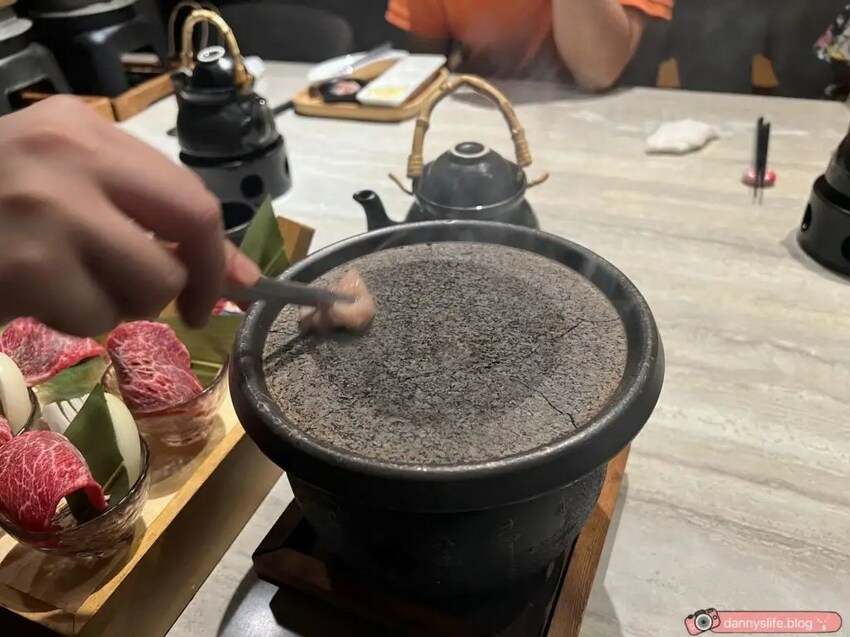 王品集團日式料理，燒肉、生魚片一次滿足！包廂座位用餐舒適～當月壽星還可抽好禮！丹尼的吃喝玩樂 dannyslife.blog