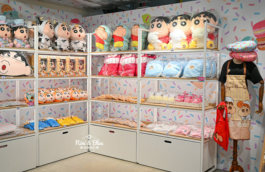 蠟筆小新甜點世界大冒險 最終站在台中火車站，露屁股怪獸來襲，春日部防衛隊集合 @Nini and Blue  玩樂食記