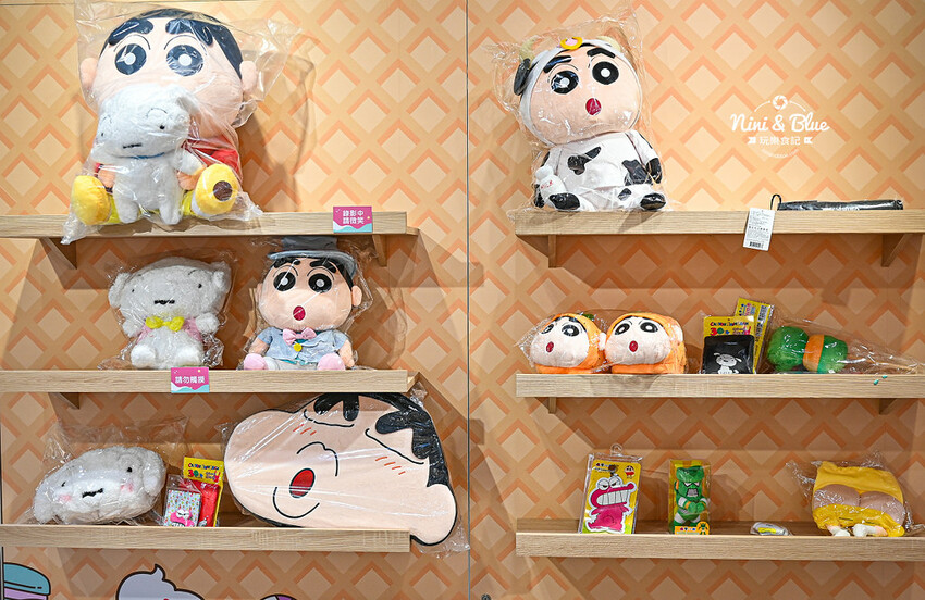 蠟筆小新甜點世界大冒險 最終站在台中火車站，露屁股怪獸來襲，春日部防衛隊集合 @Nini and Blue  玩樂食記