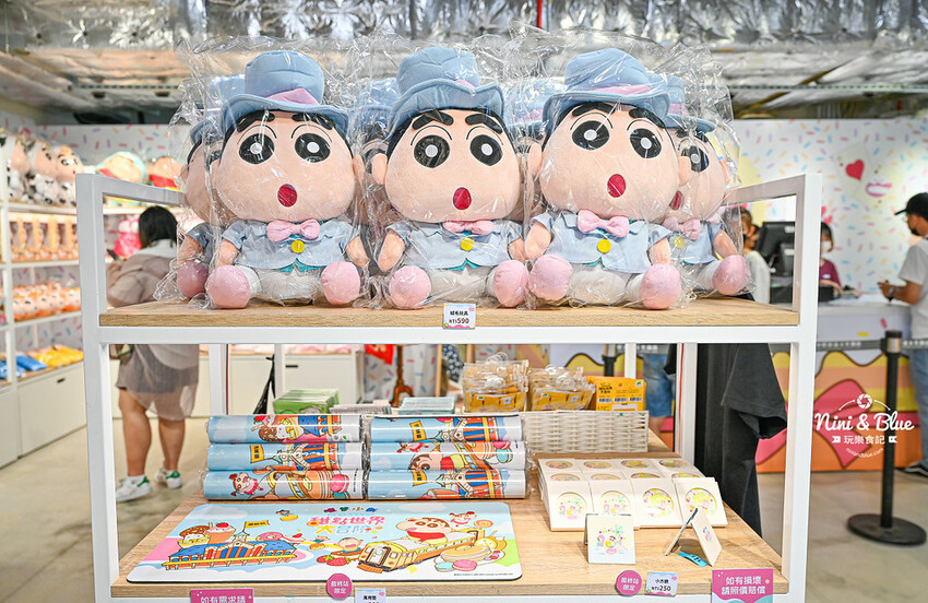 蠟筆小新甜點世界大冒險 最終站在台中火車站，露屁股怪獸來襲，春日部防衛隊集合 @Nini and Blue  玩樂食記