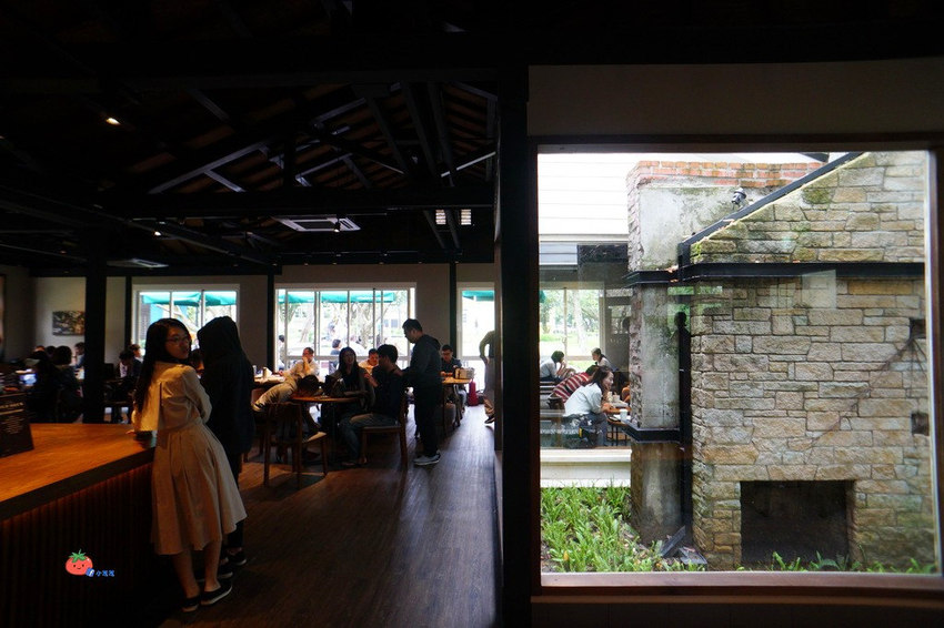 陽明山星巴克草山門市