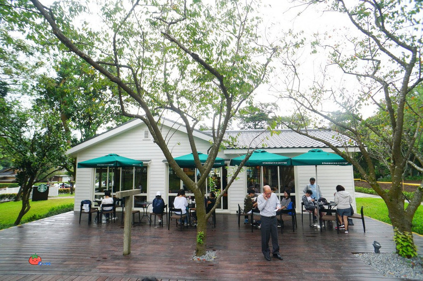 陽明山星巴克草山門市